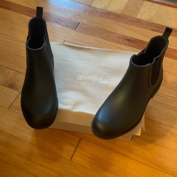 Madewell Shoes - Gently used  Black Chelsea Rain Boot sz10